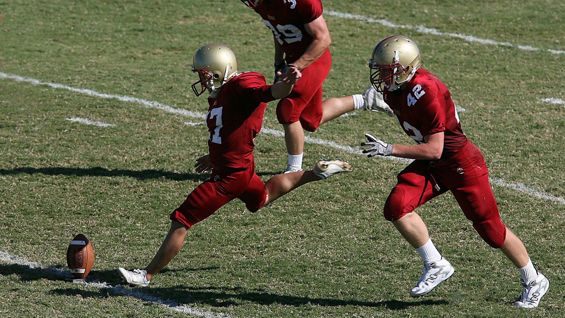 出发反应速度稳定,起跳精准,起跑反应时间怎么计算