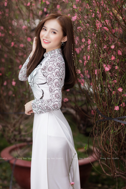 字母哥带队逆转雄鹿晋级季后赛,字母哥雄鹿报道视频